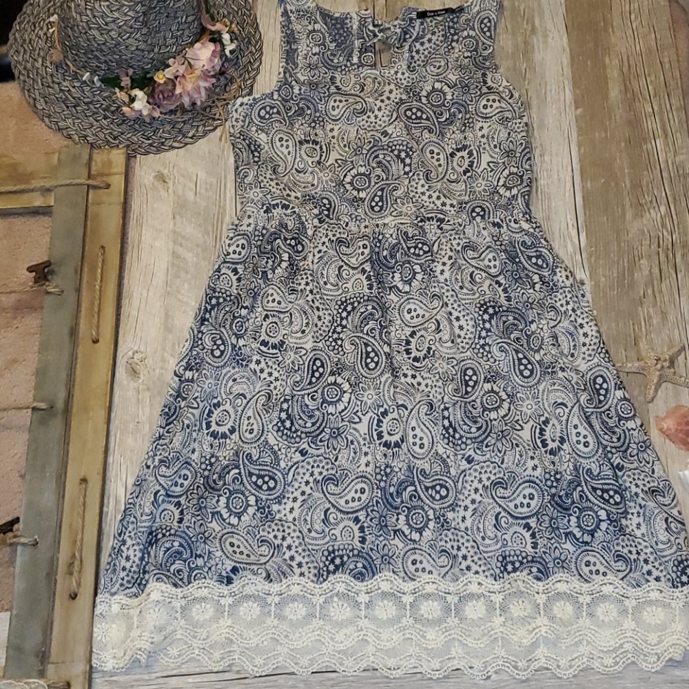Doe and Rae Juniors Dress